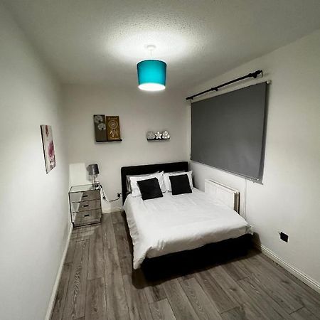 Lovely 2 Bedroom Apartment - Edinburgh City Centre Buitenkant foto