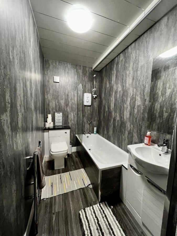 Lovely 2 Bedroom Apartment - Edinburgh City Centre Buitenkant foto
